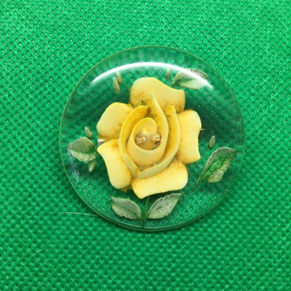 Vintage Yellow Rose Lucite Pin, 1950s Floral Brooch, Clear Casing, Texas Flower - Picture 4 of 4